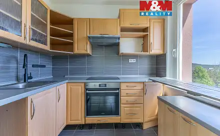 Prodej bytu 3+1 68 m², Bělehradská, Most