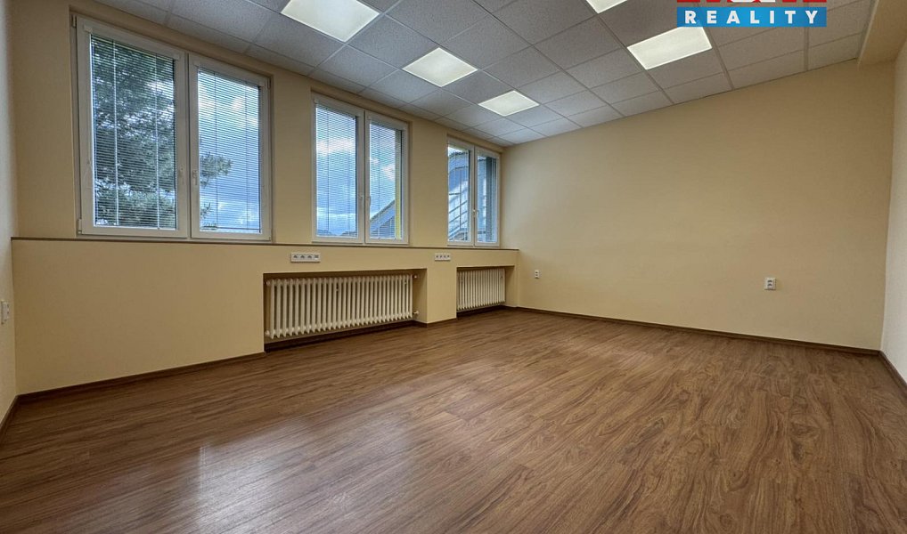 Pronájem kanceláře 240 m², Most – náhled fotky 2