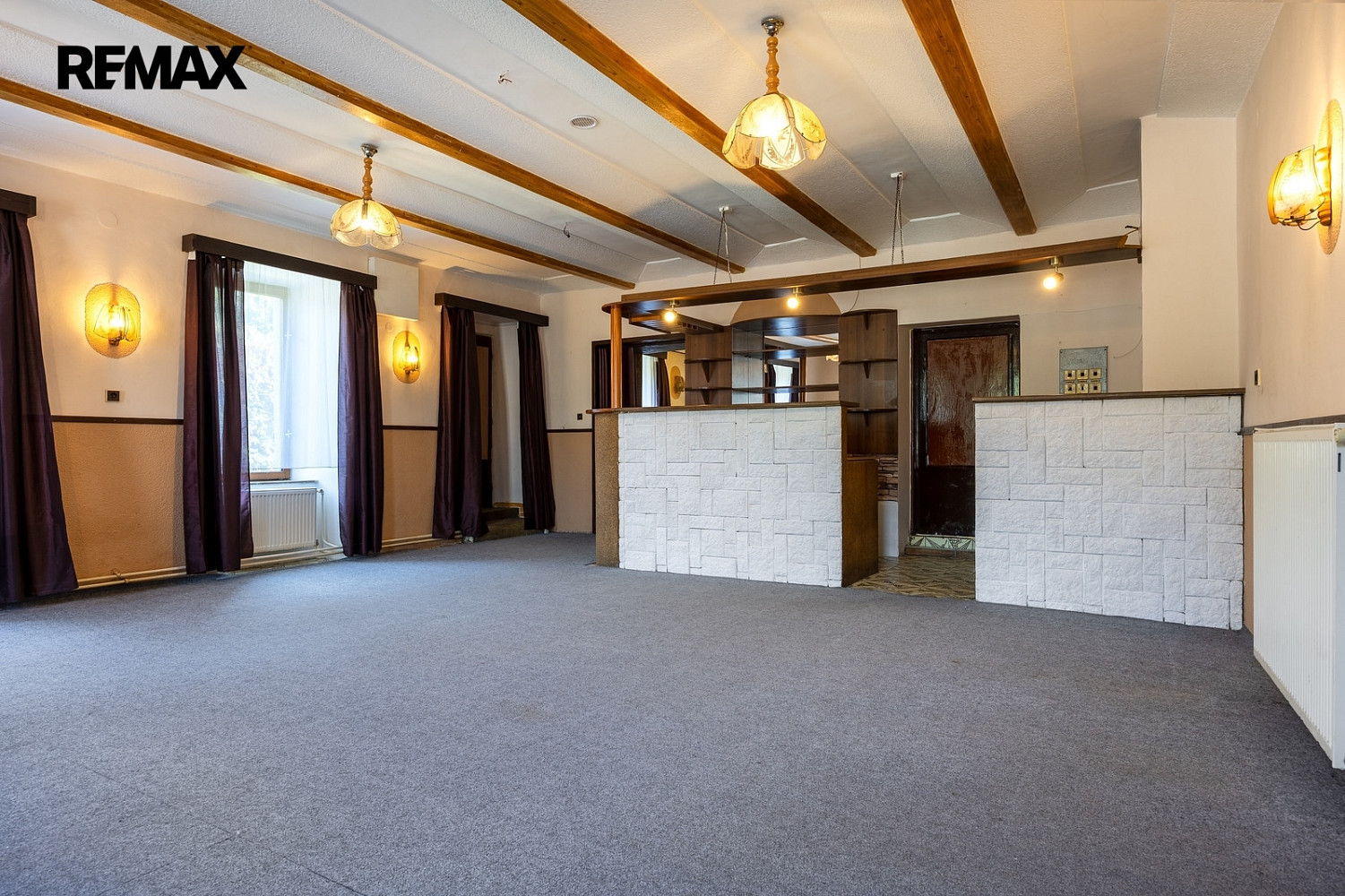 Prodej obchodních prostor 354 m² – fotografie 2