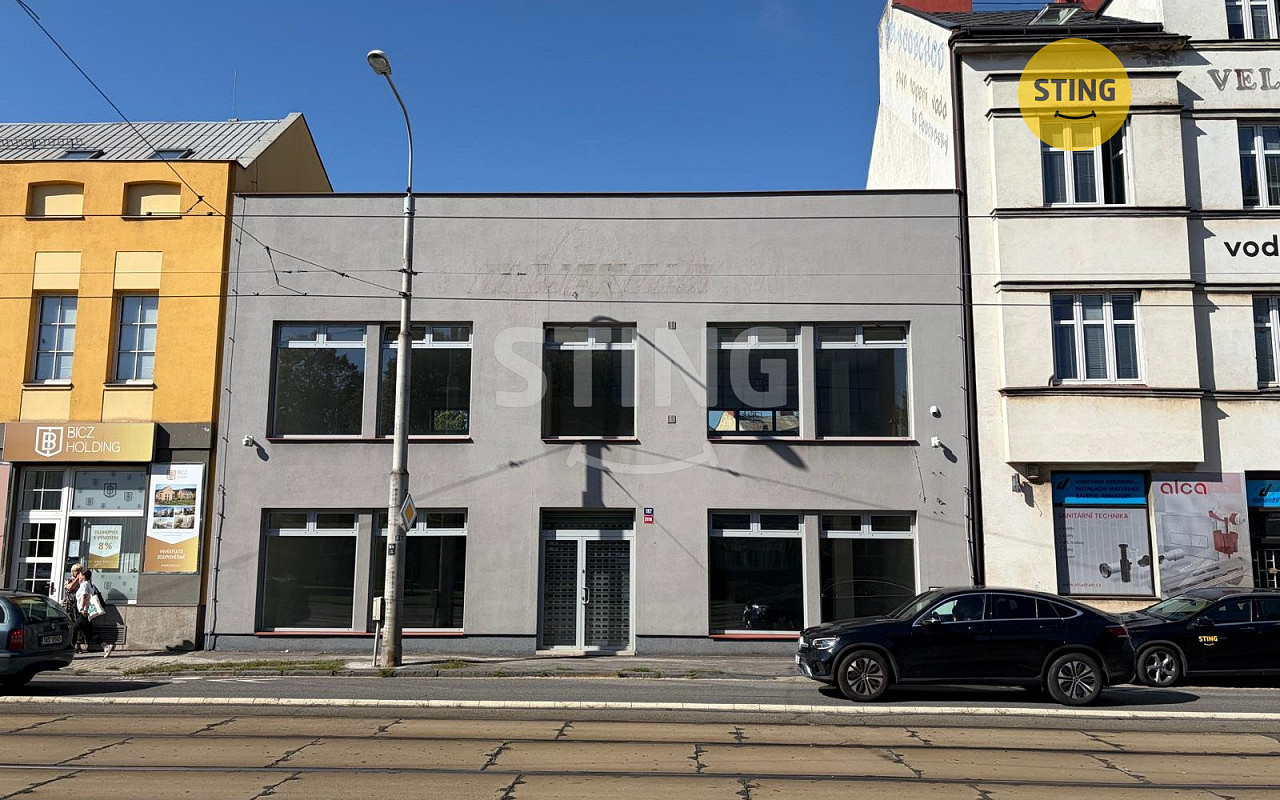 Pronájem obchodních prostor 350 m²
