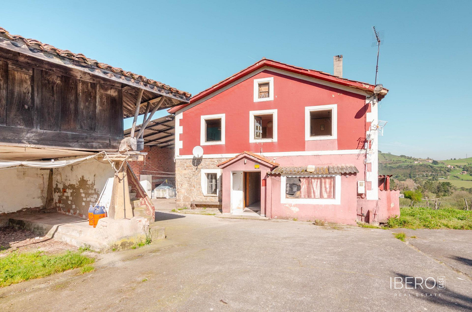 Prodej domu 229 m² s pozemkem 66 m²