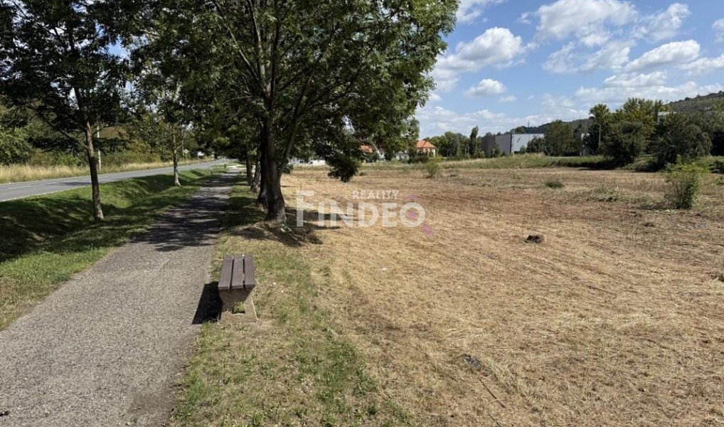 Prodej komerčního pozemku 5 601 m², Králův Dvůr – náhled fotky 15
