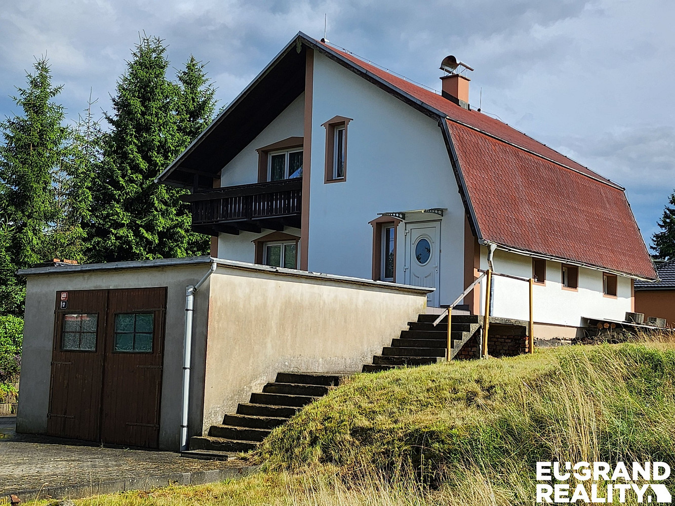 Prodej domu 180 m² s pozemkem 1 066 m² – fotografie 2