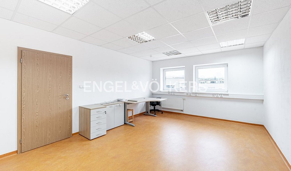 Pronájem kanceláře 123 m², Klecany – náhled fotky 2