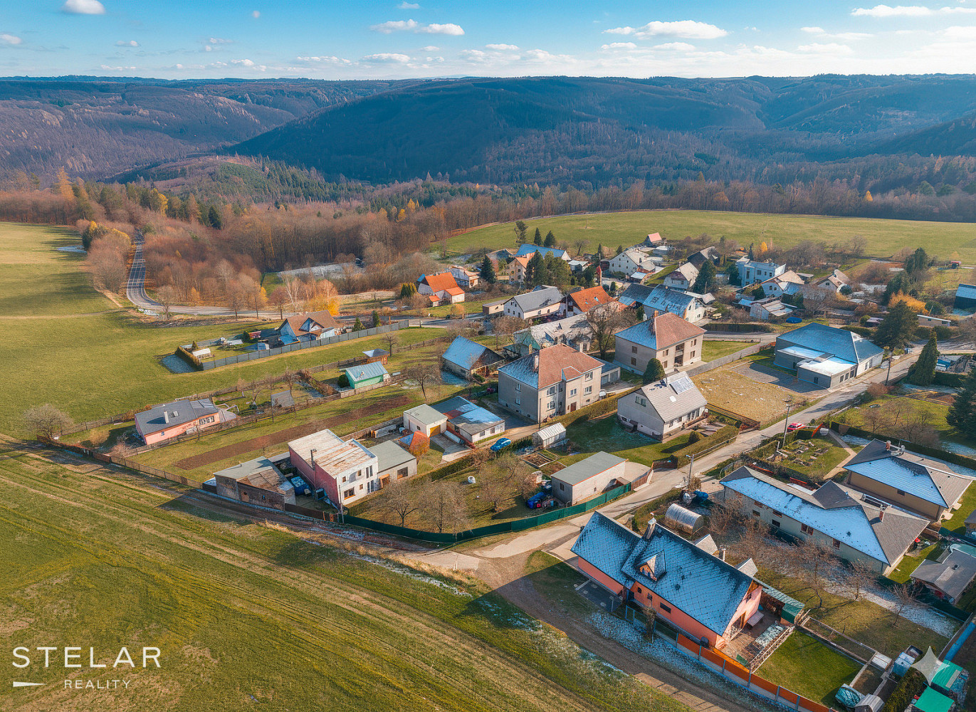 Prodej stavebního pozemku 408 m² – fotografie 4