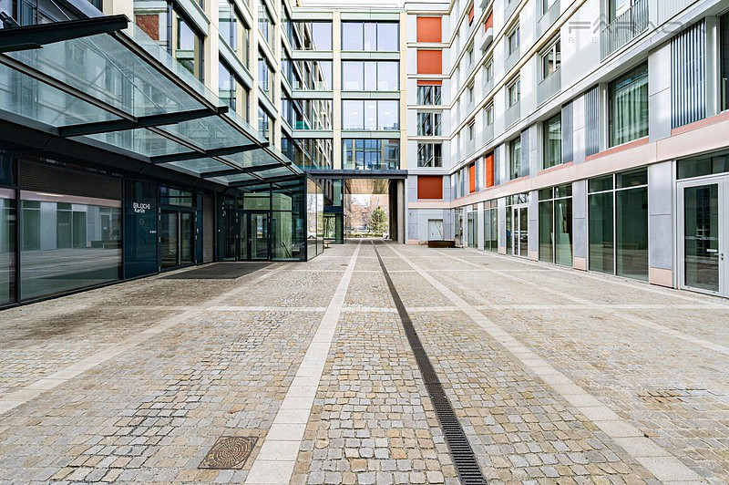 Pronájem kanceláře 706 m² – fotografie 4