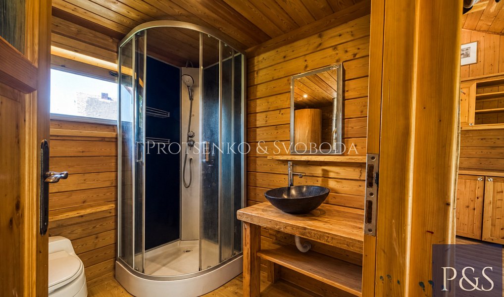Prodej ubytovacího objektu 300 m², Lhenice – náhled fotky 14