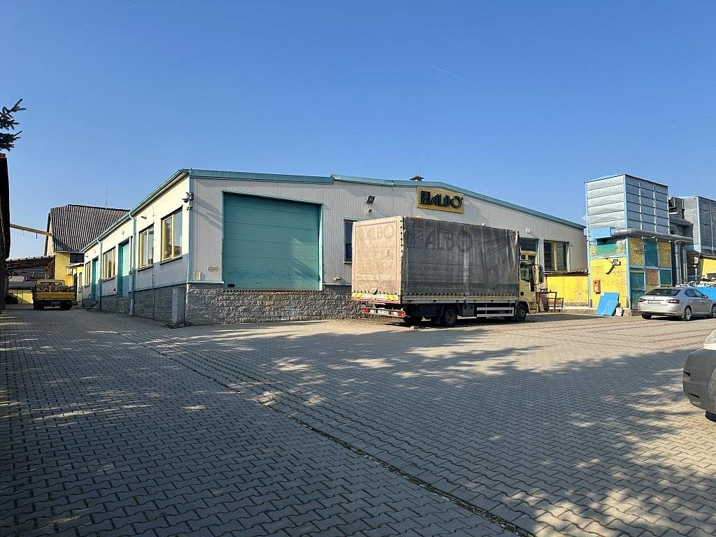 Prodej skladovacích prostor 2 800 m²