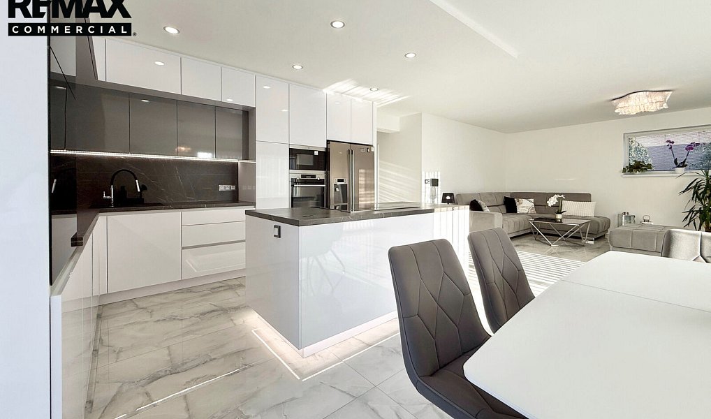 Prodej domu 220 m² s pozemkem 726 m², Polerady – náhled fotky 12