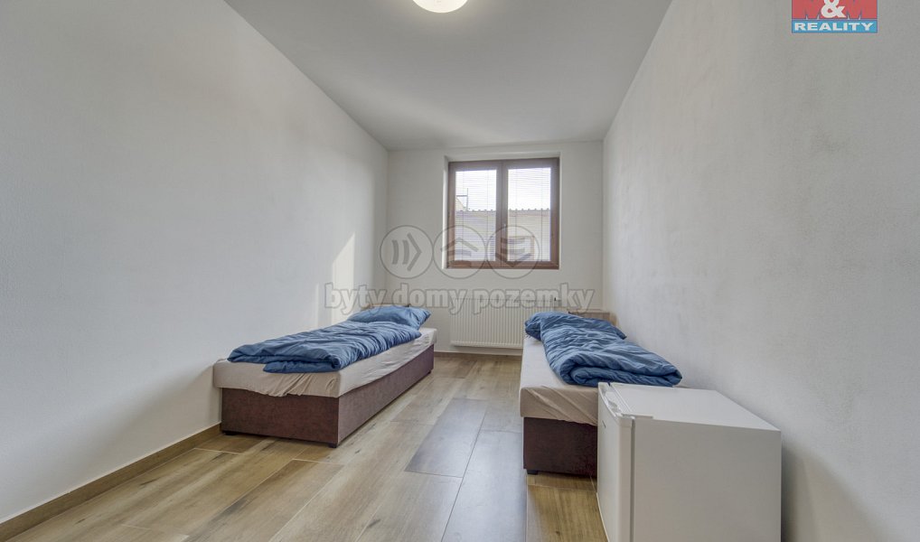 Pronájem bytu 1+kk 10 m², Kožlany – náhled fotky 3