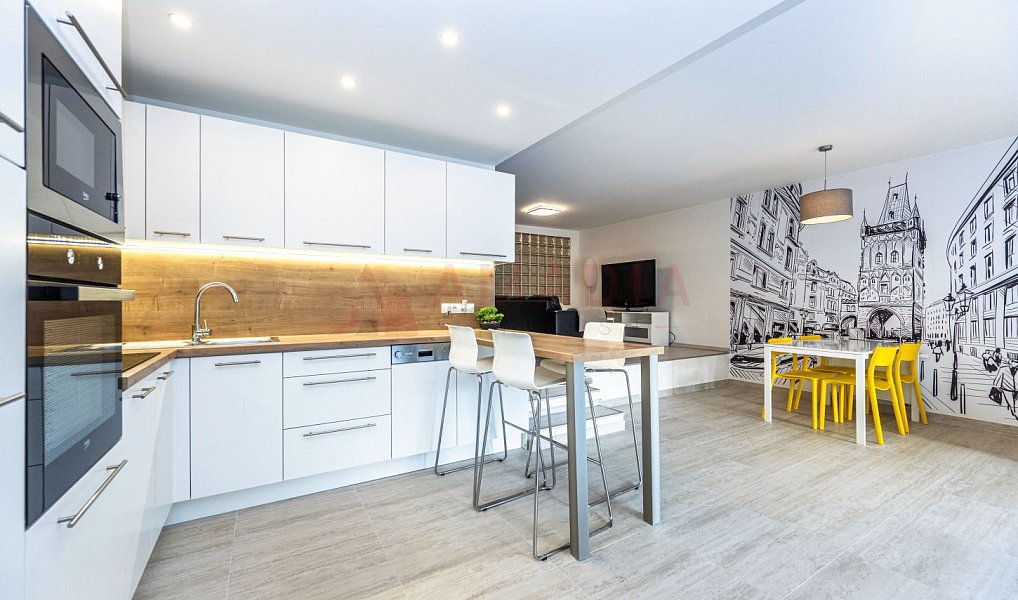 Prodej bytu 1+kk 80 m², Praha – náhled fotky 9