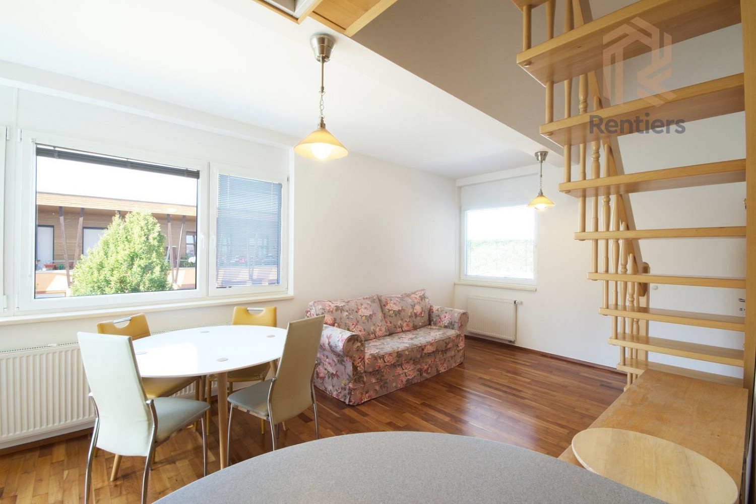 Pronájem bytu 2+kk 46 m² – fotografie 3