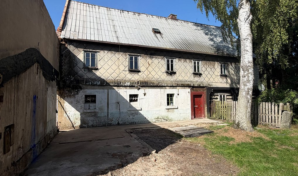 Prodej domu 1 397 m², Bynovec – náhled fotky 2
