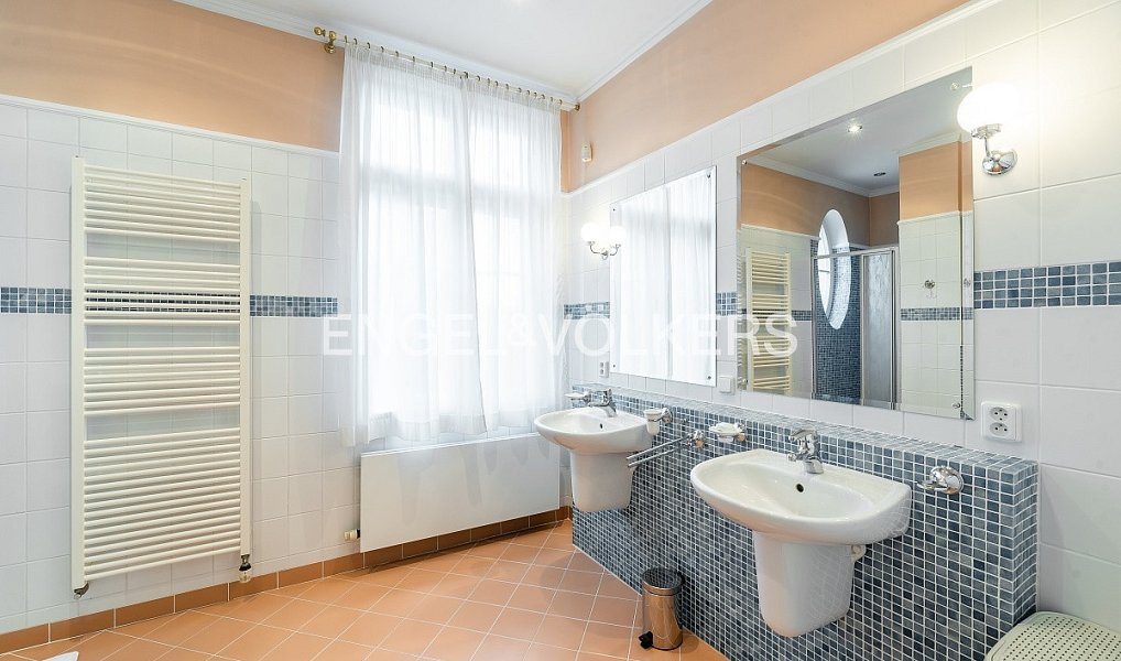 Pronájem bytu 4+1 150 m², Praha – náhled fotky 11