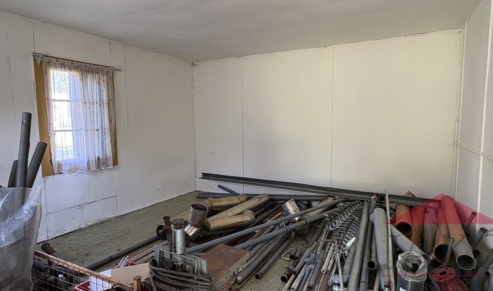 Sušice roubená dřevěná stavba srubu (5,5 x 8 m) na patkách k odvezení, Sušice – náhled fotky 6