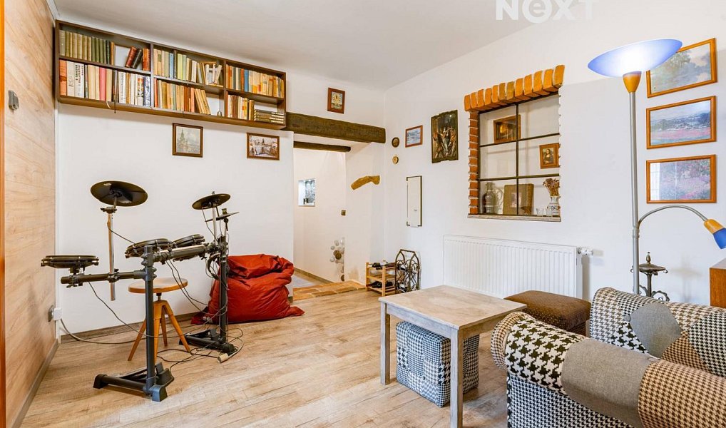 Prodej domu 560 m² s pozemkem 3 596 m², Chrášťany – náhled fotky 10