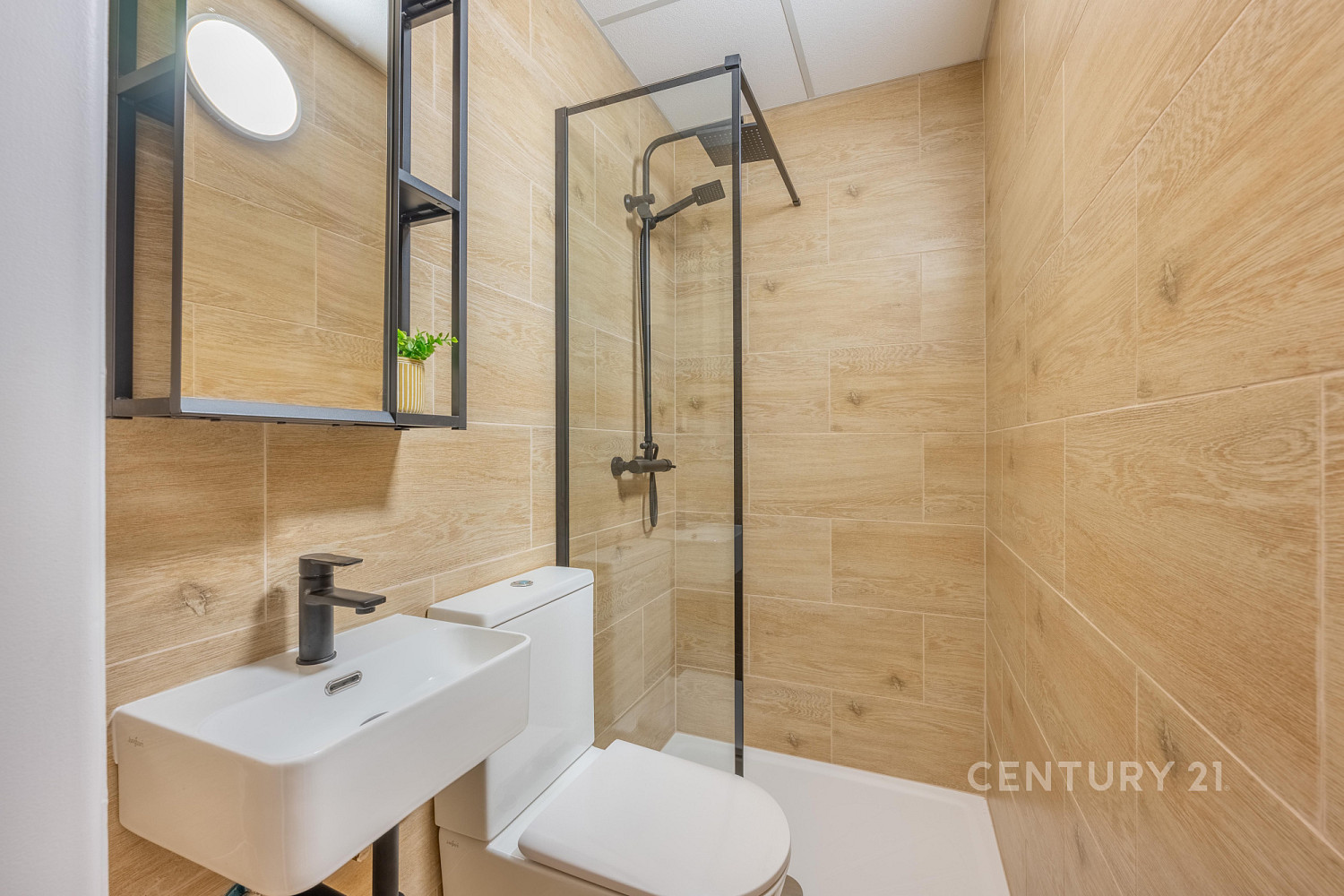 Prodej bytu 1+kk 18 m² — photo 2