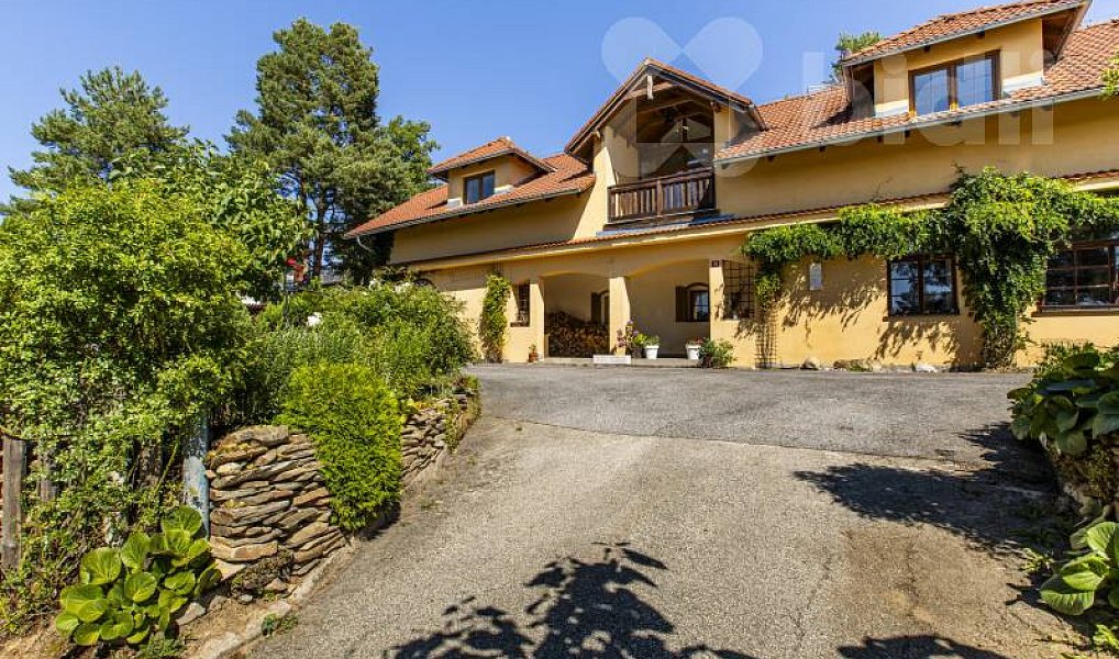 Prodej ubytovacího objektu 280 m², Lipno nad Vltavou – náhled fotky 5