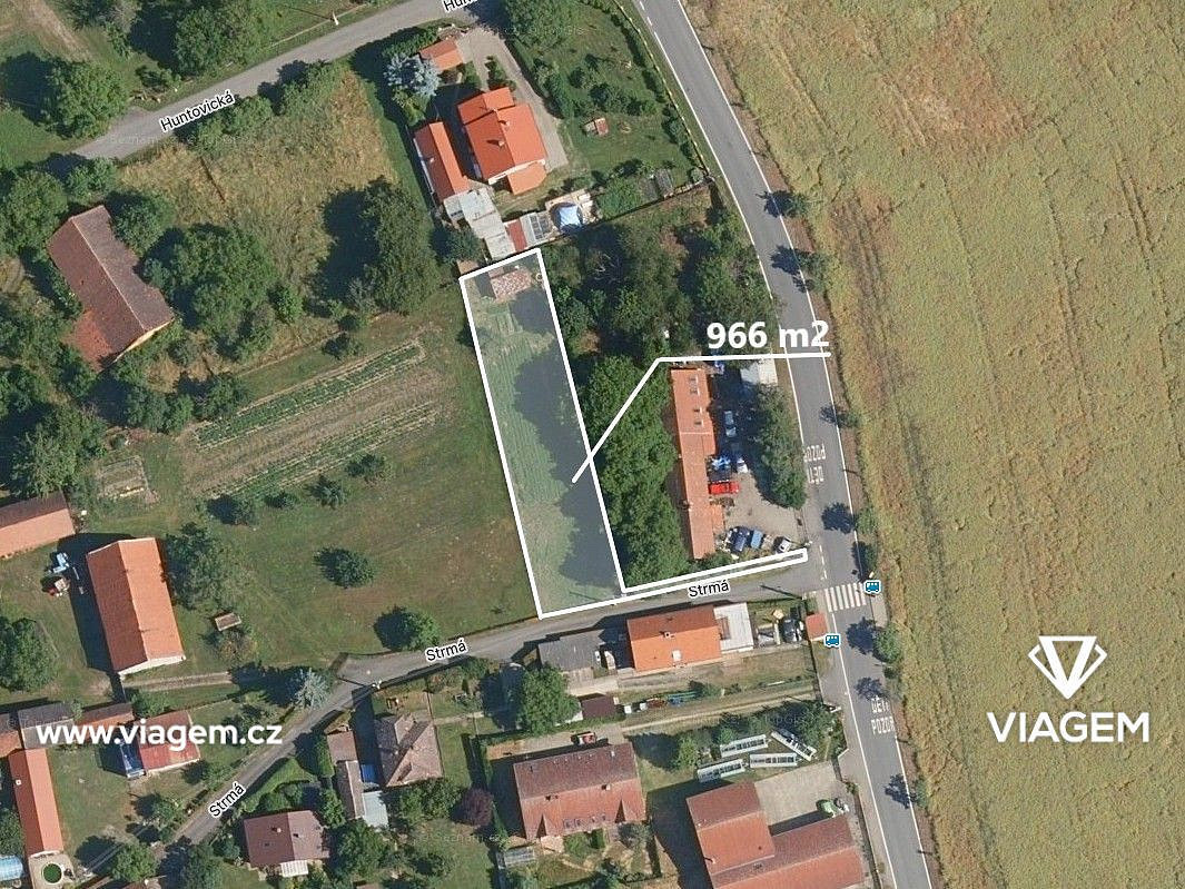 Prodej stavebního pozemku 966 m²