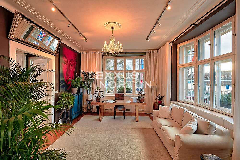Pronájem bytu 4+kk 187 m² — photo 3