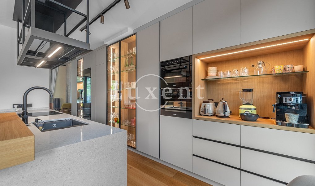 Prodej bytu 4+kk 191 m², Praha – náhled fotky 3