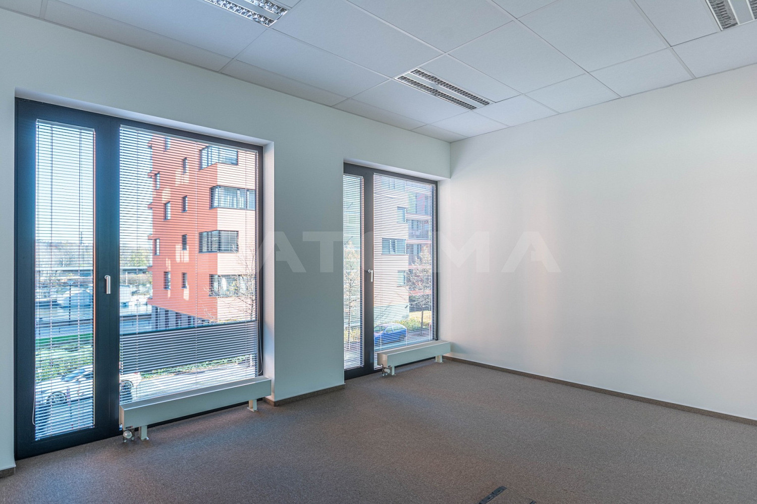 Pronájem kanceláře 647 m² – fotografie 3