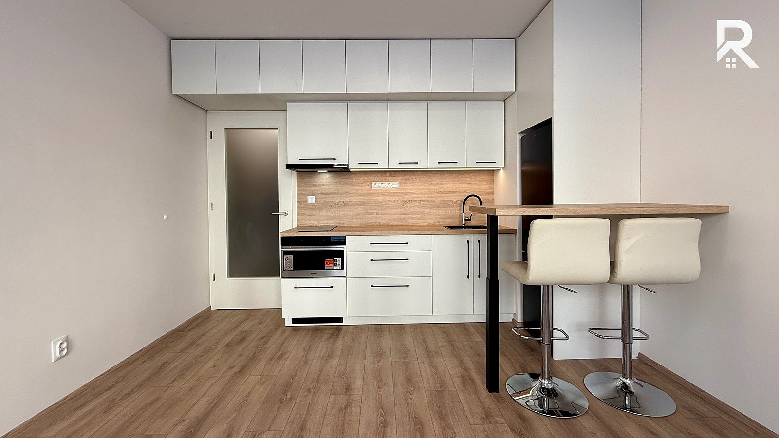 Pronájem bytu 1+kk 27 m² – pohled 4