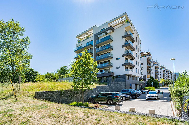 Pronájem bytu 3+kk 83 m² — photo 2