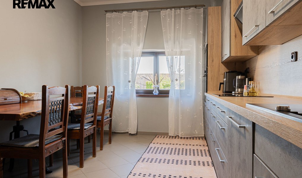 Prodej domu 486 m² s pozemkem 1 661 m², Králův Dvůr – náhled fotky 8