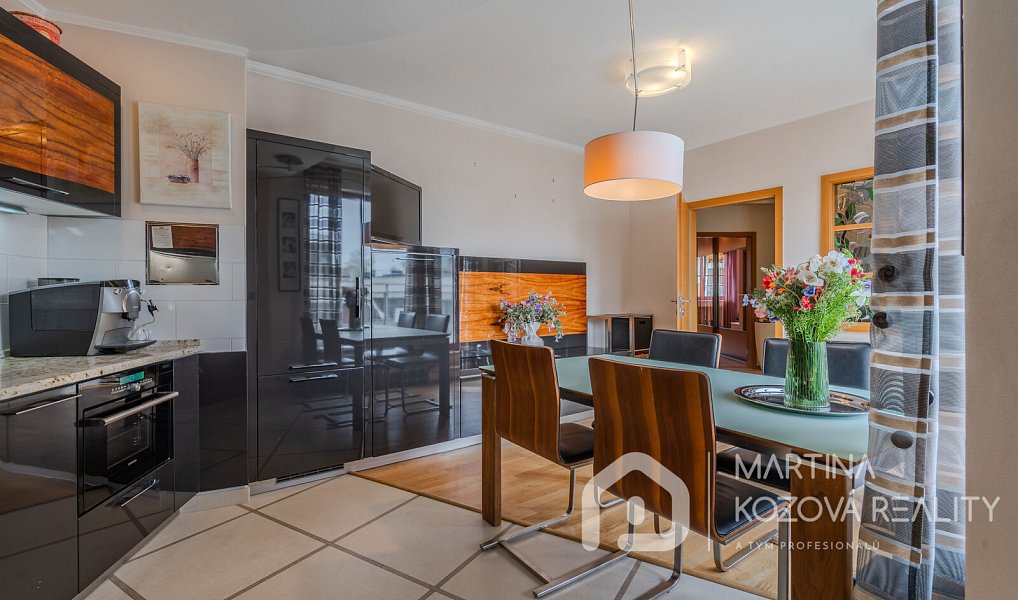 Prodej bytu 4+1 139 m², Praha – náhled fotky 4