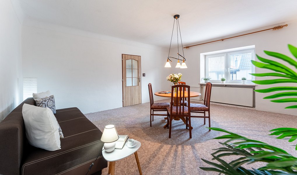 Prodej domu 200 m² s pozemkem 1 330 m², Kubšice – náhled fotky 6