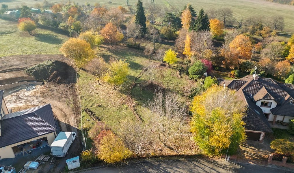 Prodej stavebního pozemku 2 541 m², Praha – náhled fotky 2