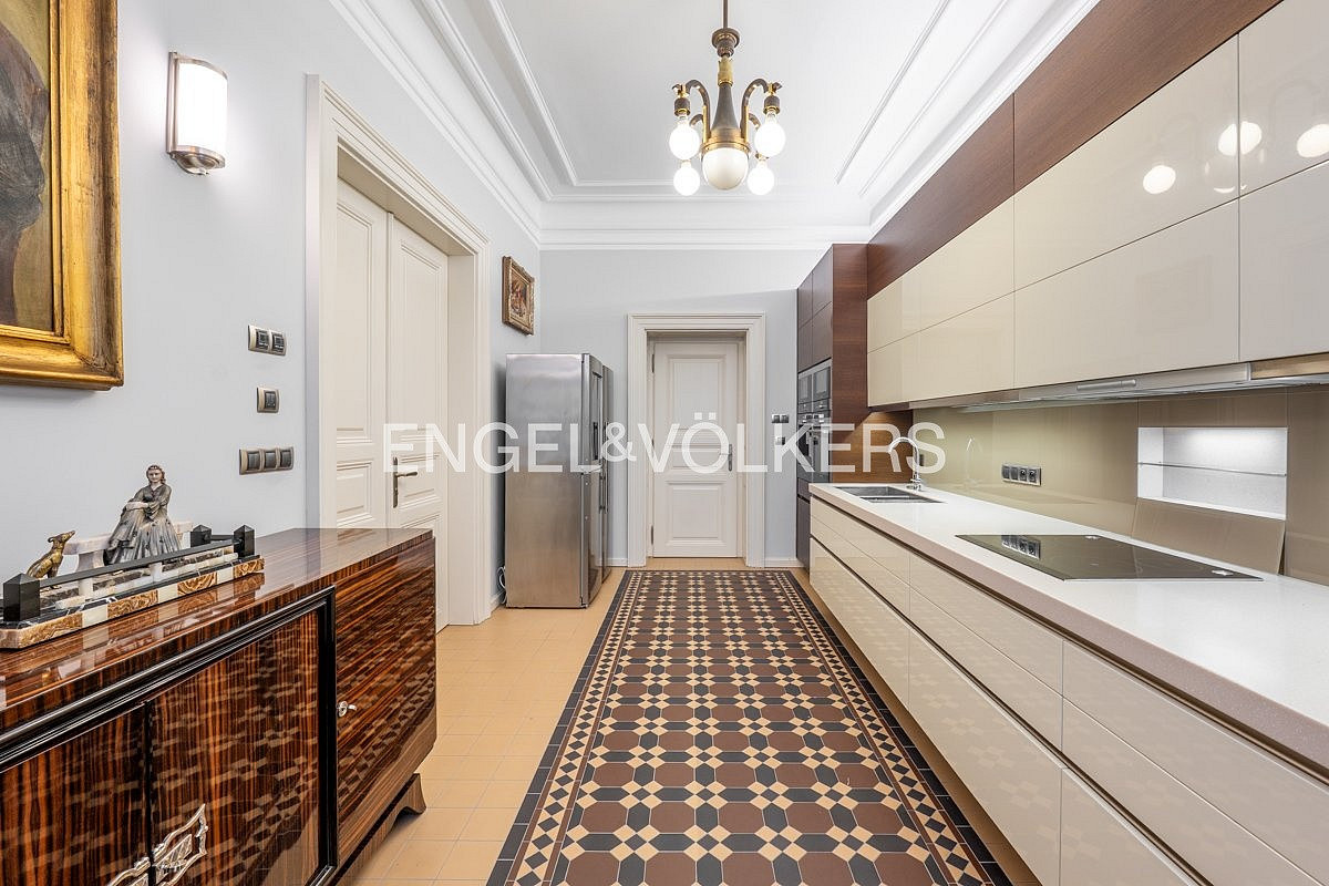 Pronájem bytu 5+1 184 m² – fotografie 4