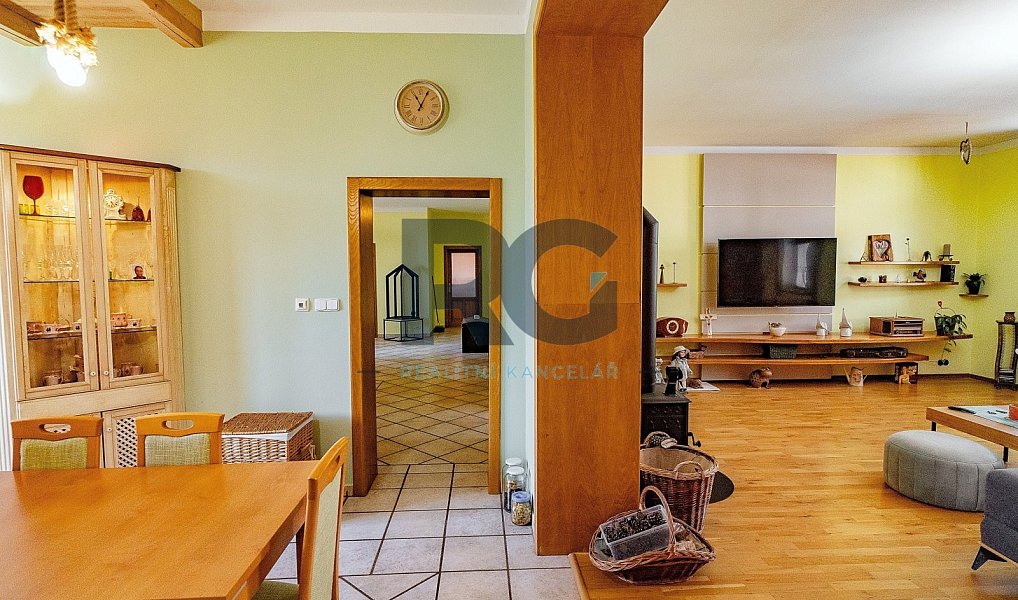Prodej domu 568 m² s pozemkem 903 m², Písek – náhled fotky 28