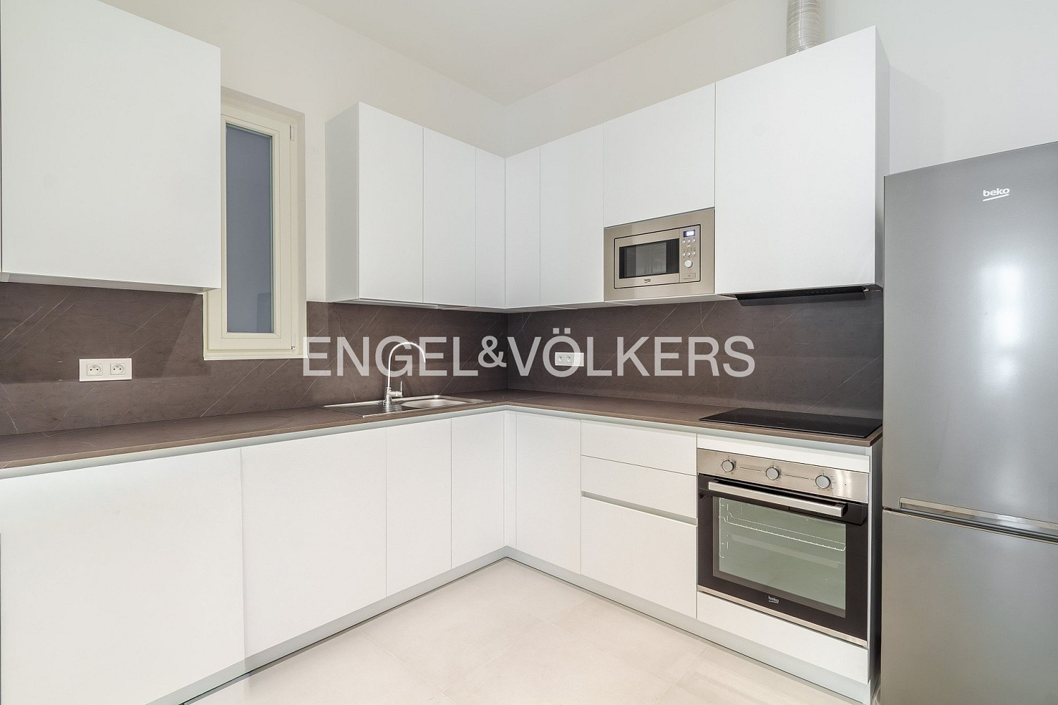 Pronájem bytu 4+1 102 m² – fotografie 2