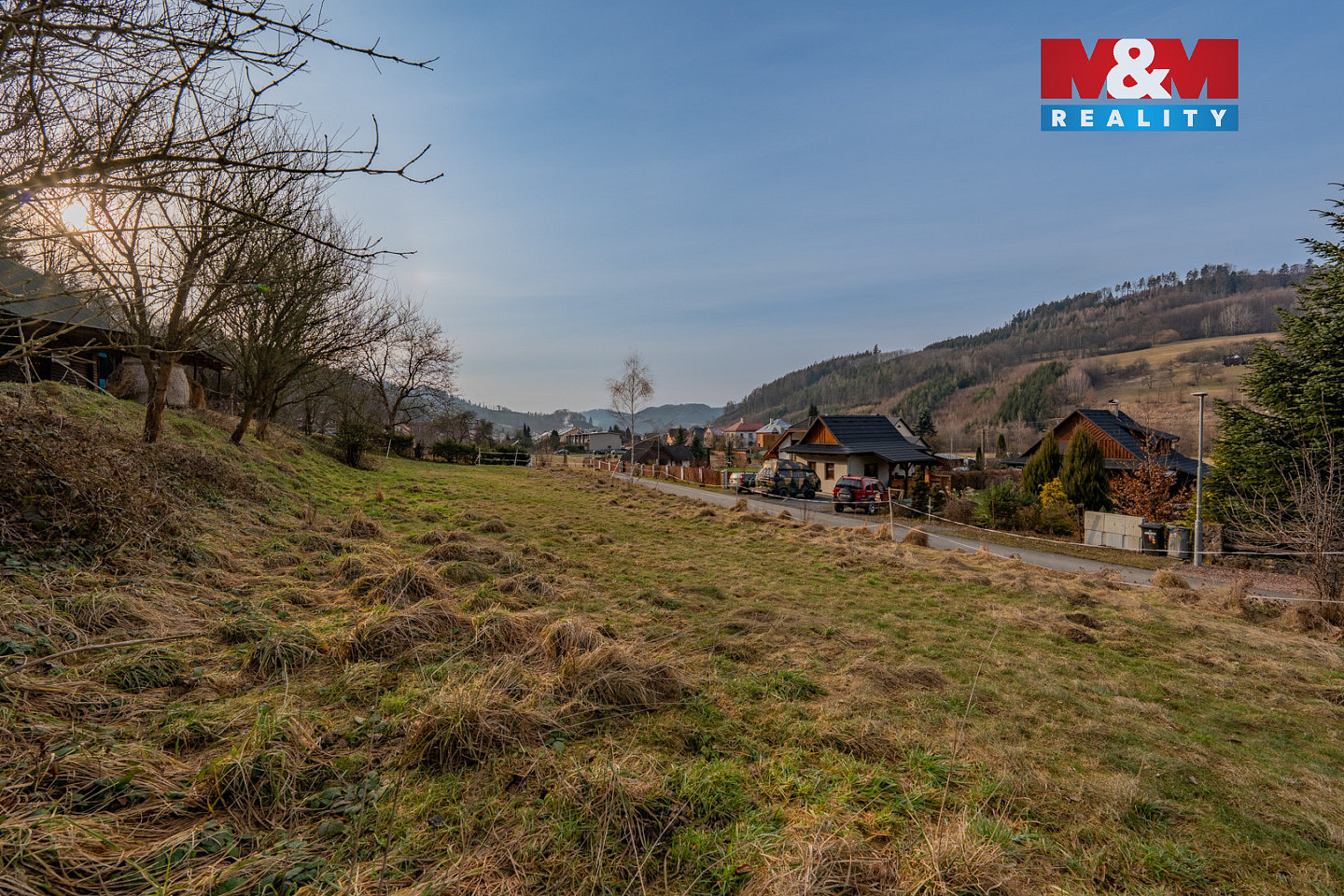 Prodej stavebního pozemku 693 m² – fotografie 3