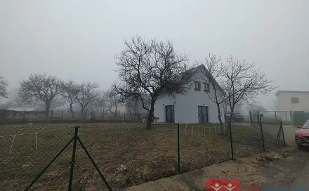 Prodej domu 72 m² s pozemkem 690 m², Znojmo