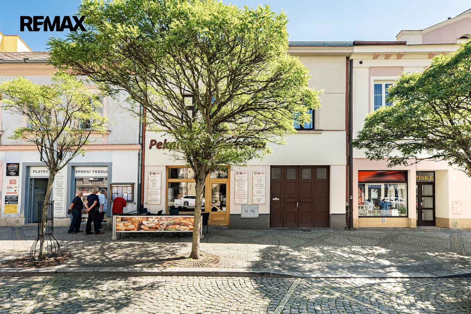 Pronájem obchodních prostor 205 m²