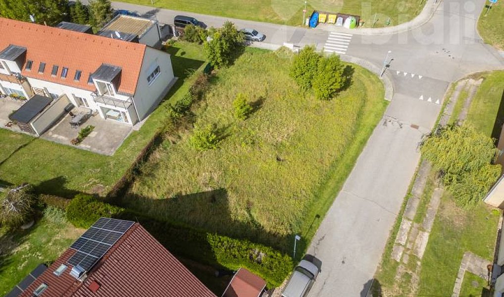Prodej stavebního pozemku 784 m², Jesenice – náhled fotky 3