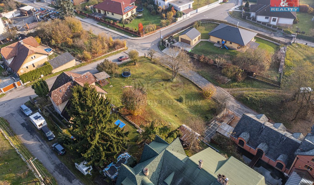 Prodej stavebního pozemku 1 043 m², Velké Popovice – náhled fotky 11