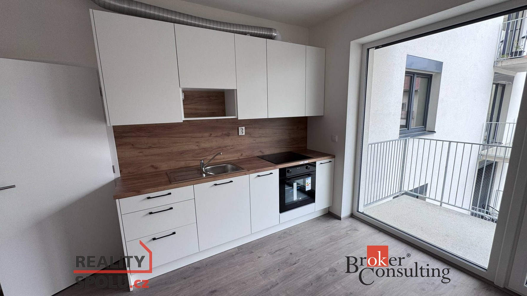 Pronájem bytu 1+kk 28 m²