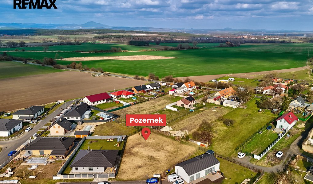 Prodej stavebního pozemku 1 104 m², Hrobce – náhled fotky 7
