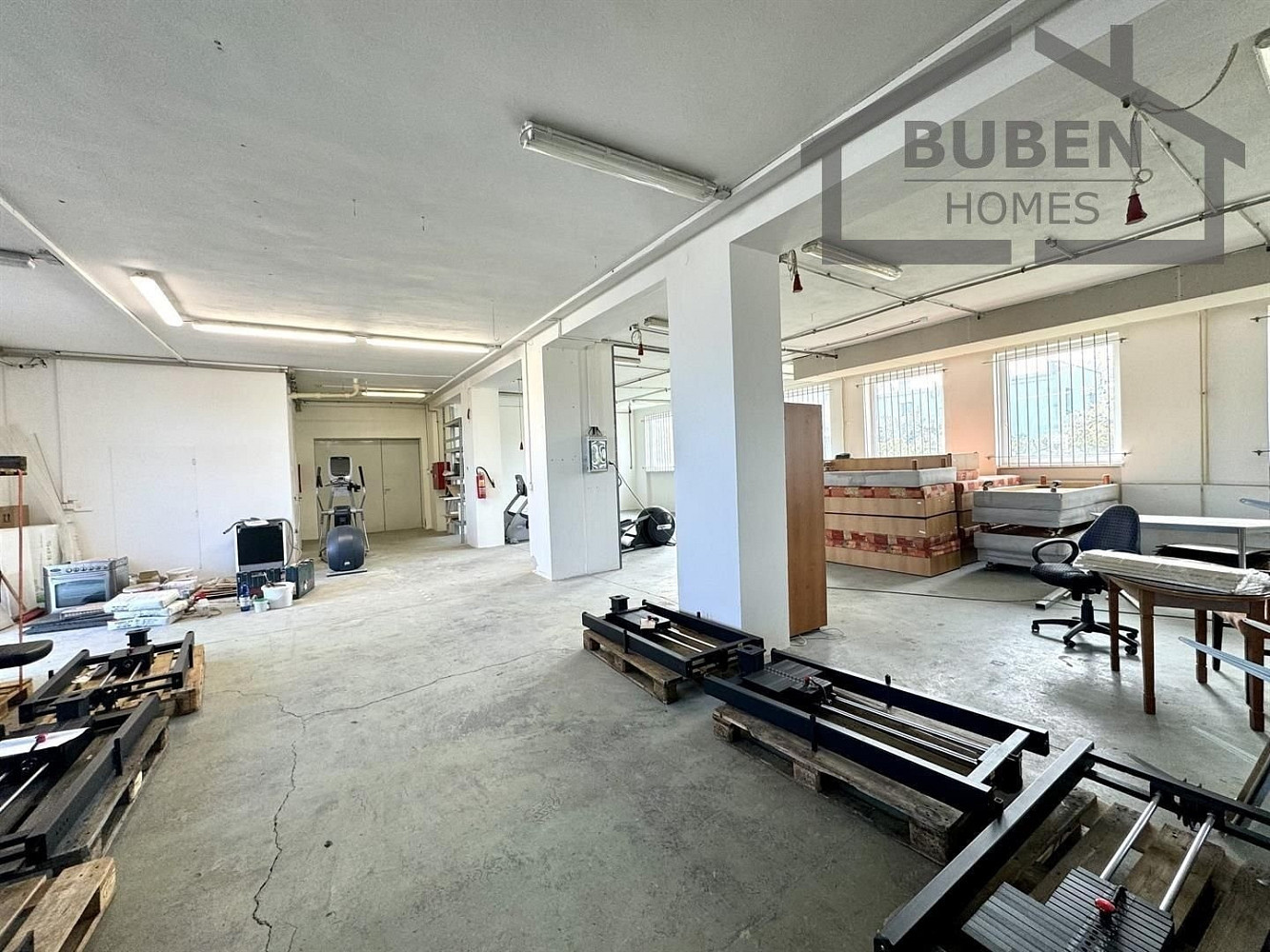 Pronájem skladovacích prostor 330 m² – fotografie 4