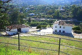 Prodej domu 893 m² s pozemkem 75 000 m²