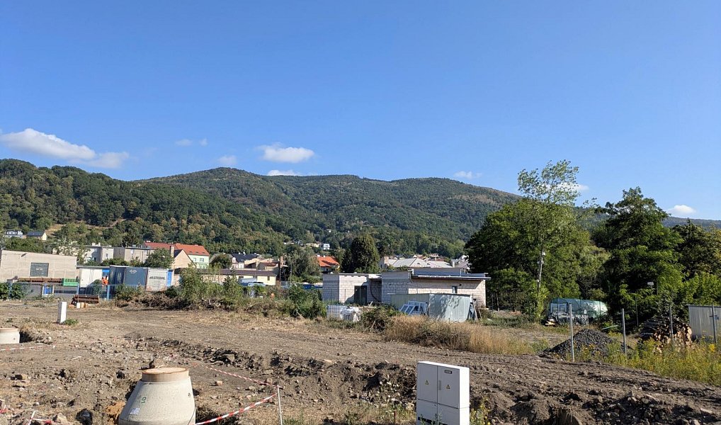 Prodej stavebního pozemku 883 m², Krupka – náhled fotky 9