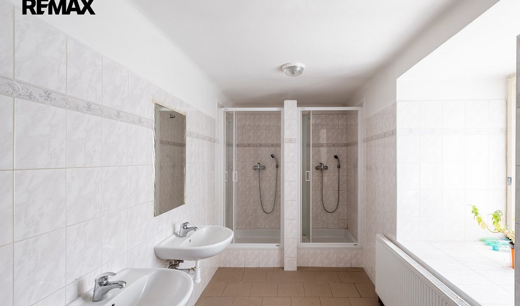 Prodej výrobních prostor 1 115 m², Nové Hrady – náhled fotky 38