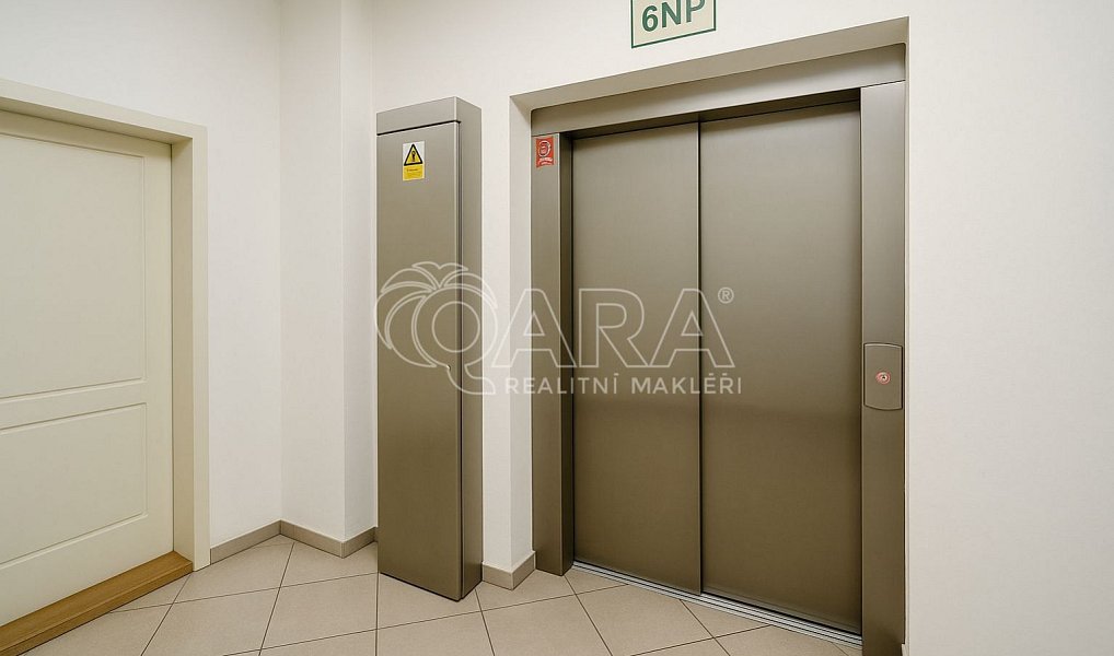 Pronájem bytu 2+kk 64 m², Praha – náhled fotky 18