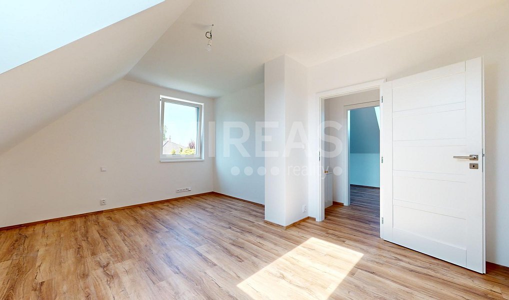 Prodej domu 133 m² s pozemkem 440 m², Dvory – náhled fotky 34