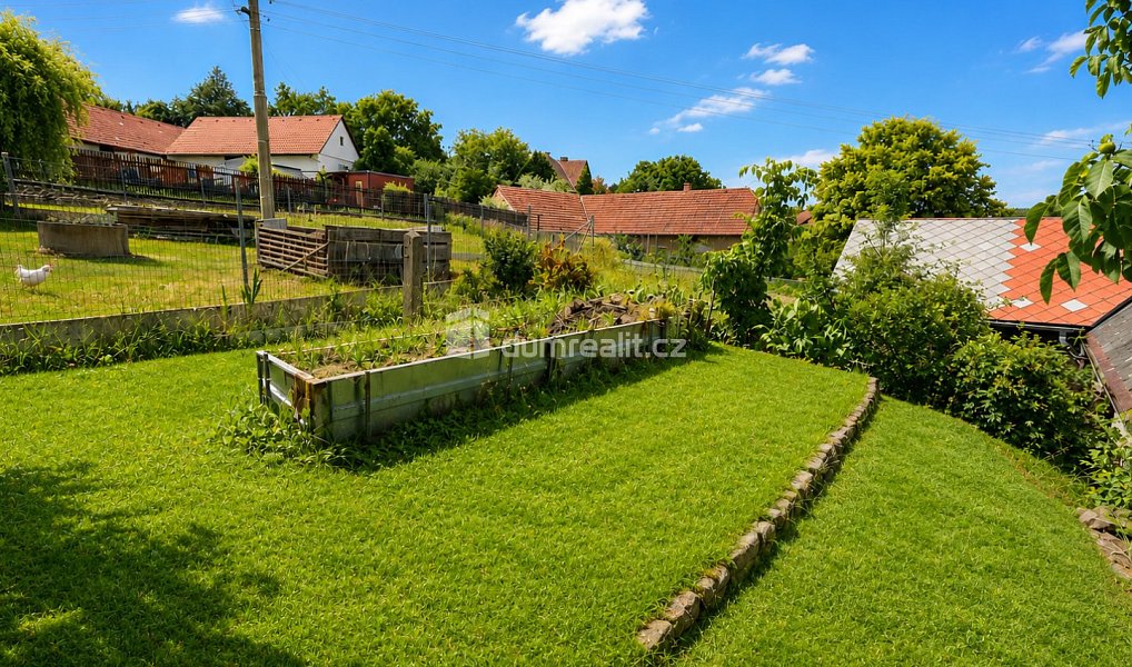 Prodej domu 222 m² s pozemkem 619 m², Nemyšl – náhled fotky 4