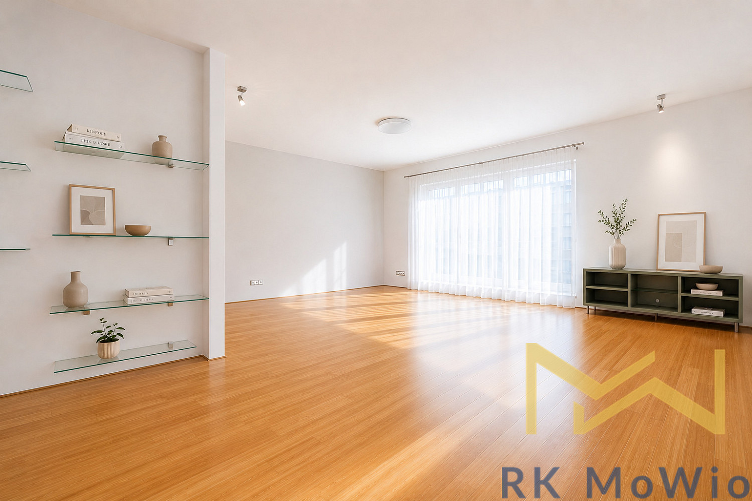 Pronájem bytu 4+kk 135 m² — photo 2